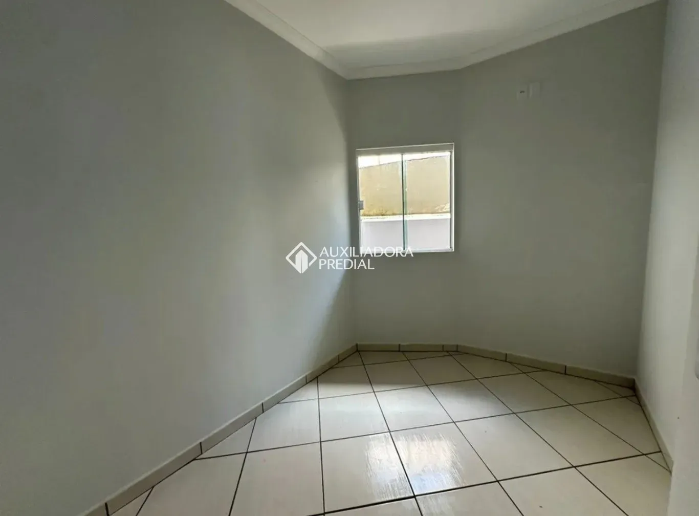 Квартира на первом этаже с 2 спальнями и душем в стекле — photo 3