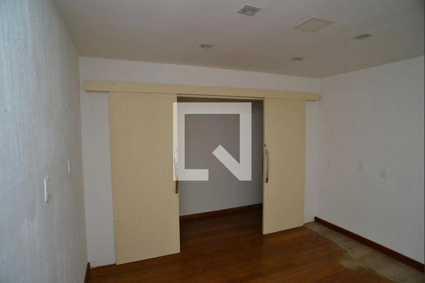 Apartamento de 4 quartos com 215 m² e varanda envidraçada — photo 28