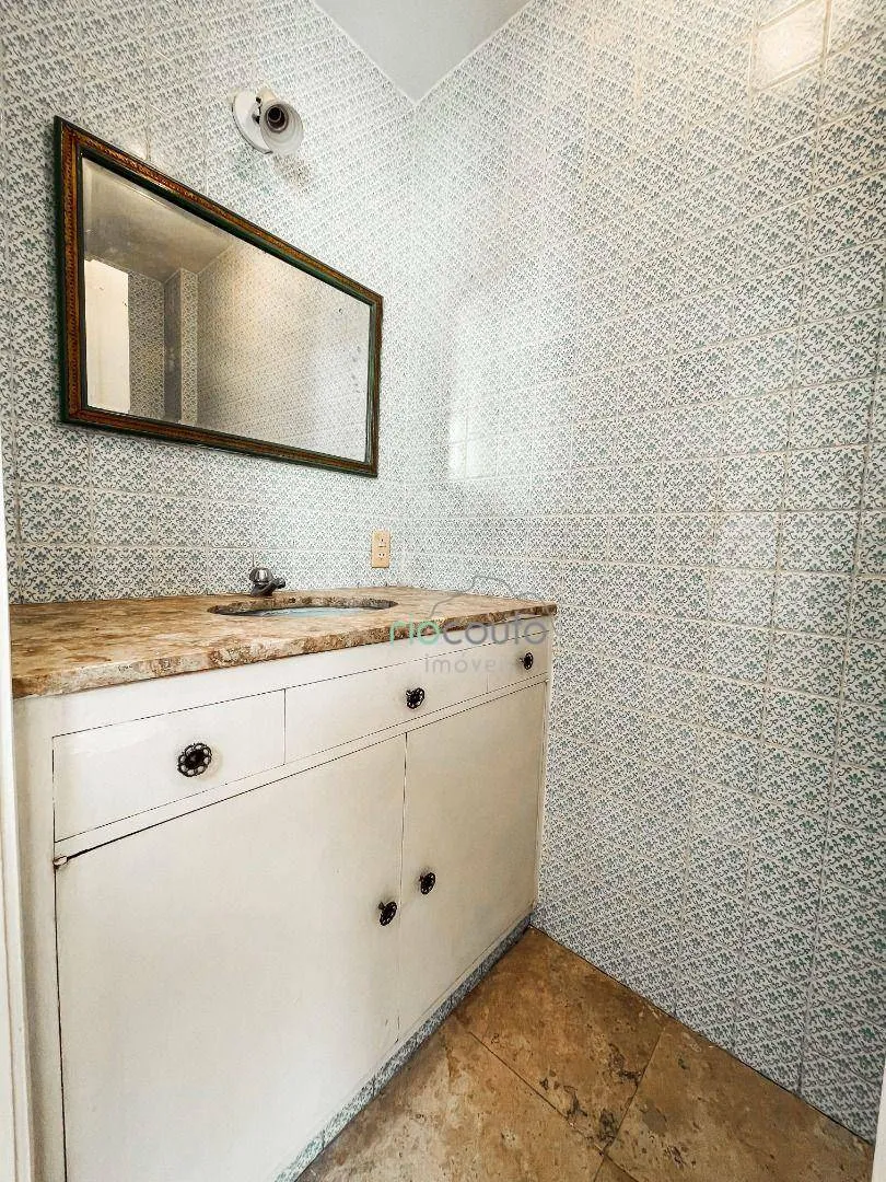 Unfurnished apartment with 4 bedrooms and 377 m² — photo 19