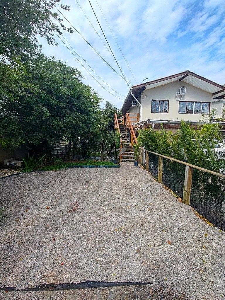 2-bedroom house with a home office in Florianópolis — photo 17