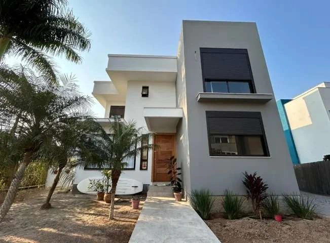 House with 4 en-suite bedrooms and a private BBQ