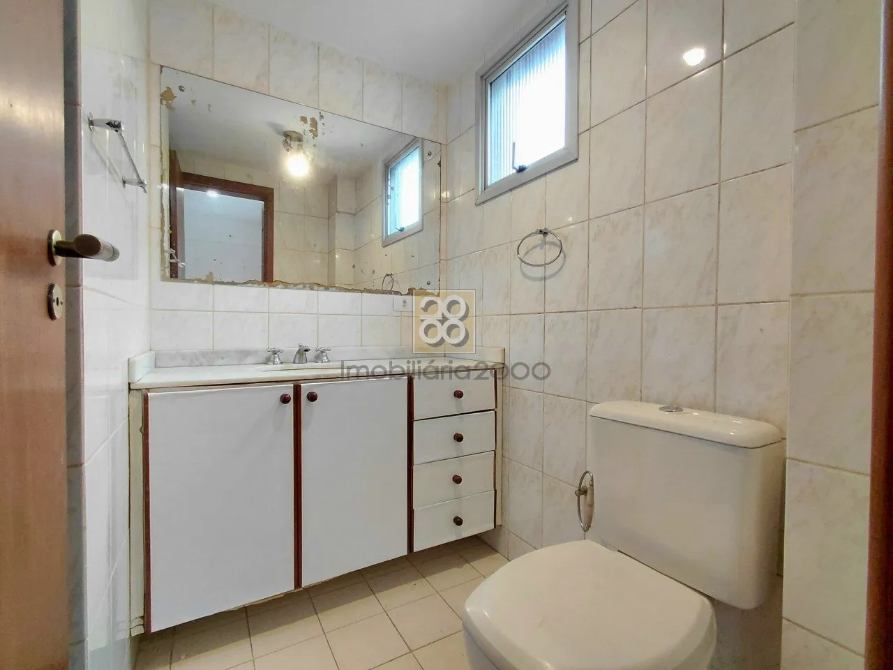 2-bedroom apartment with a suite and 2 bathrooms — photo 17
