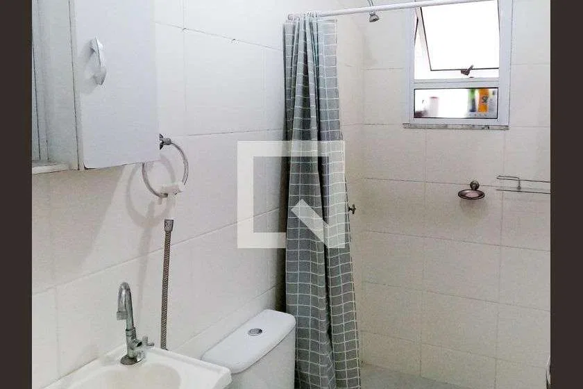 2-bedroom apartment in a building with a gym — photo 4