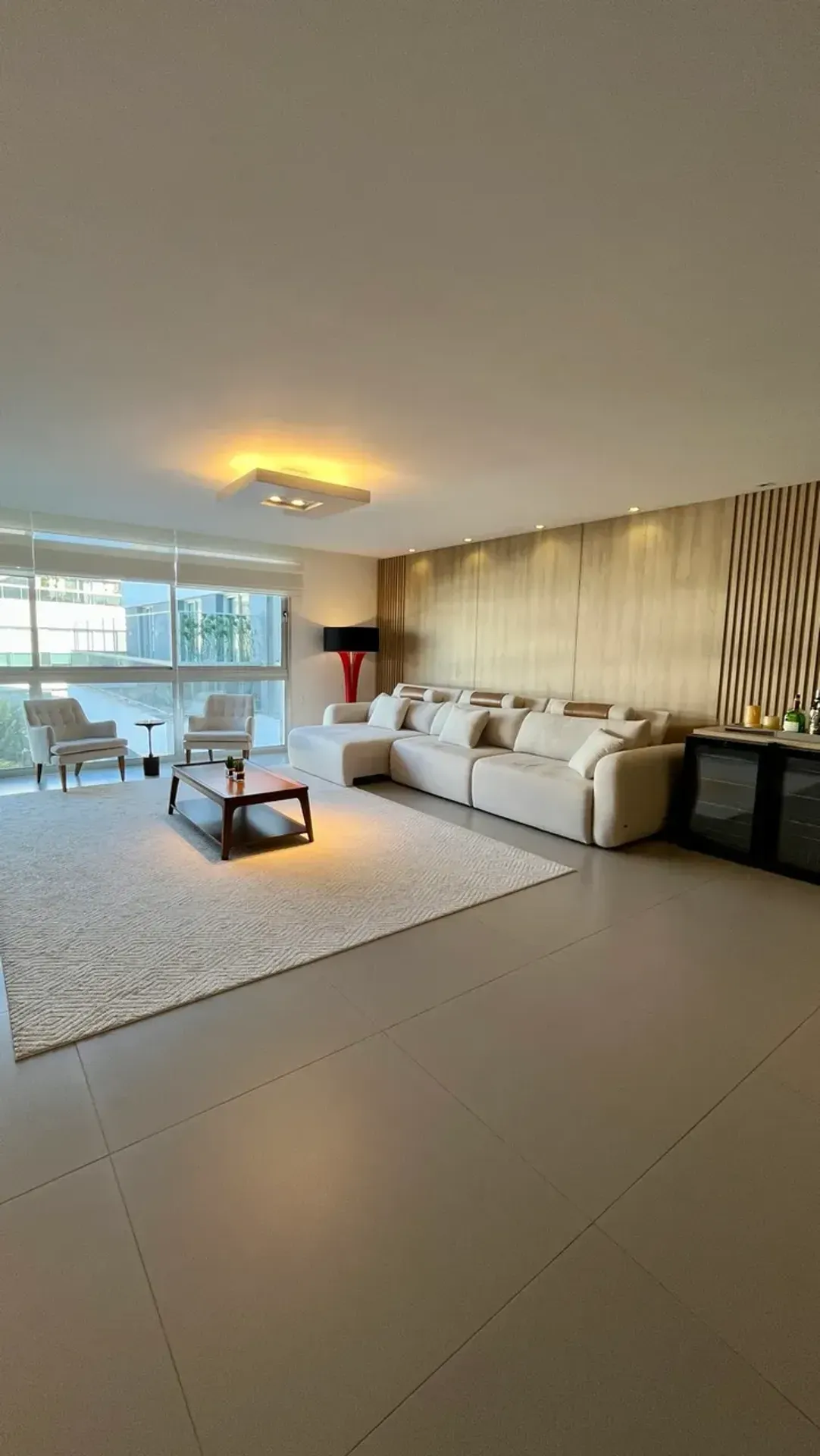 Furnished apartment with 3 en-suite suites — photo 7