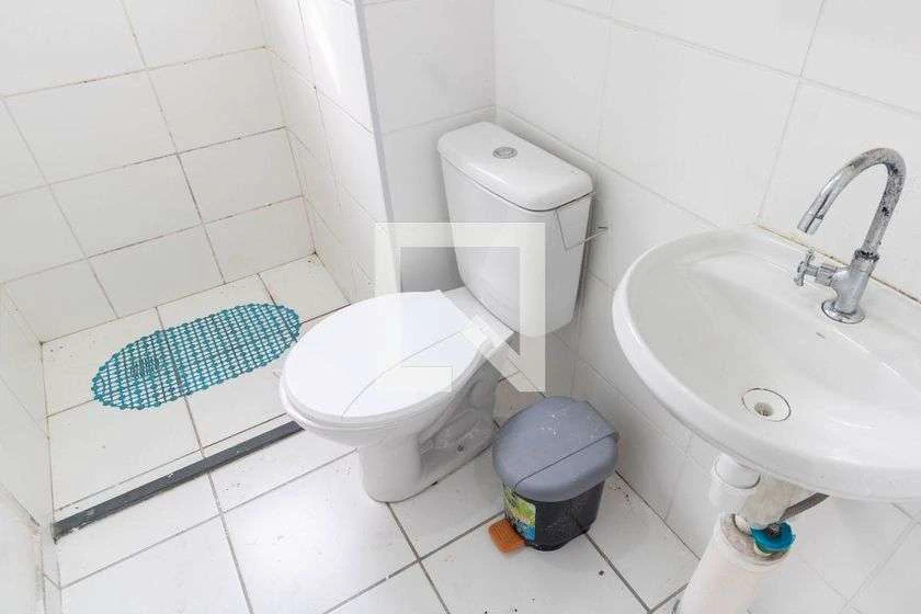 Apartamento de 49 m² com box de vidro no banheiro — photo 8