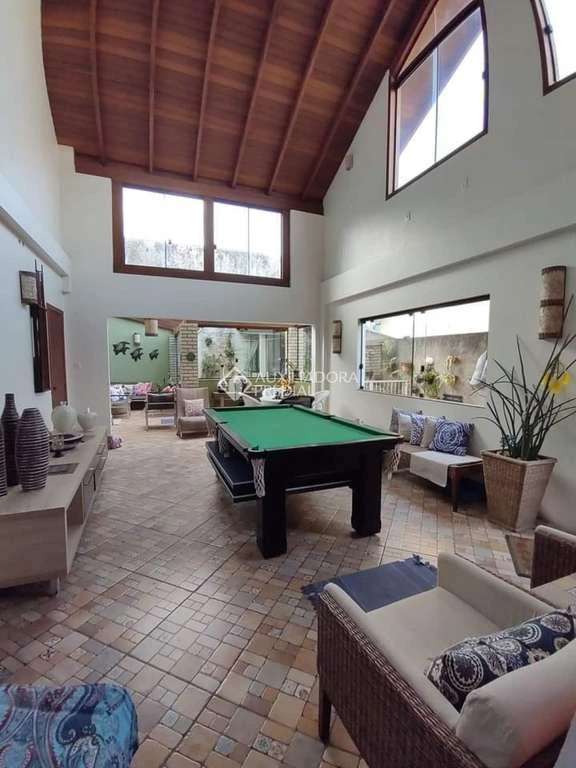 50 m² house with 5 bedrooms and a private garden — photo 3