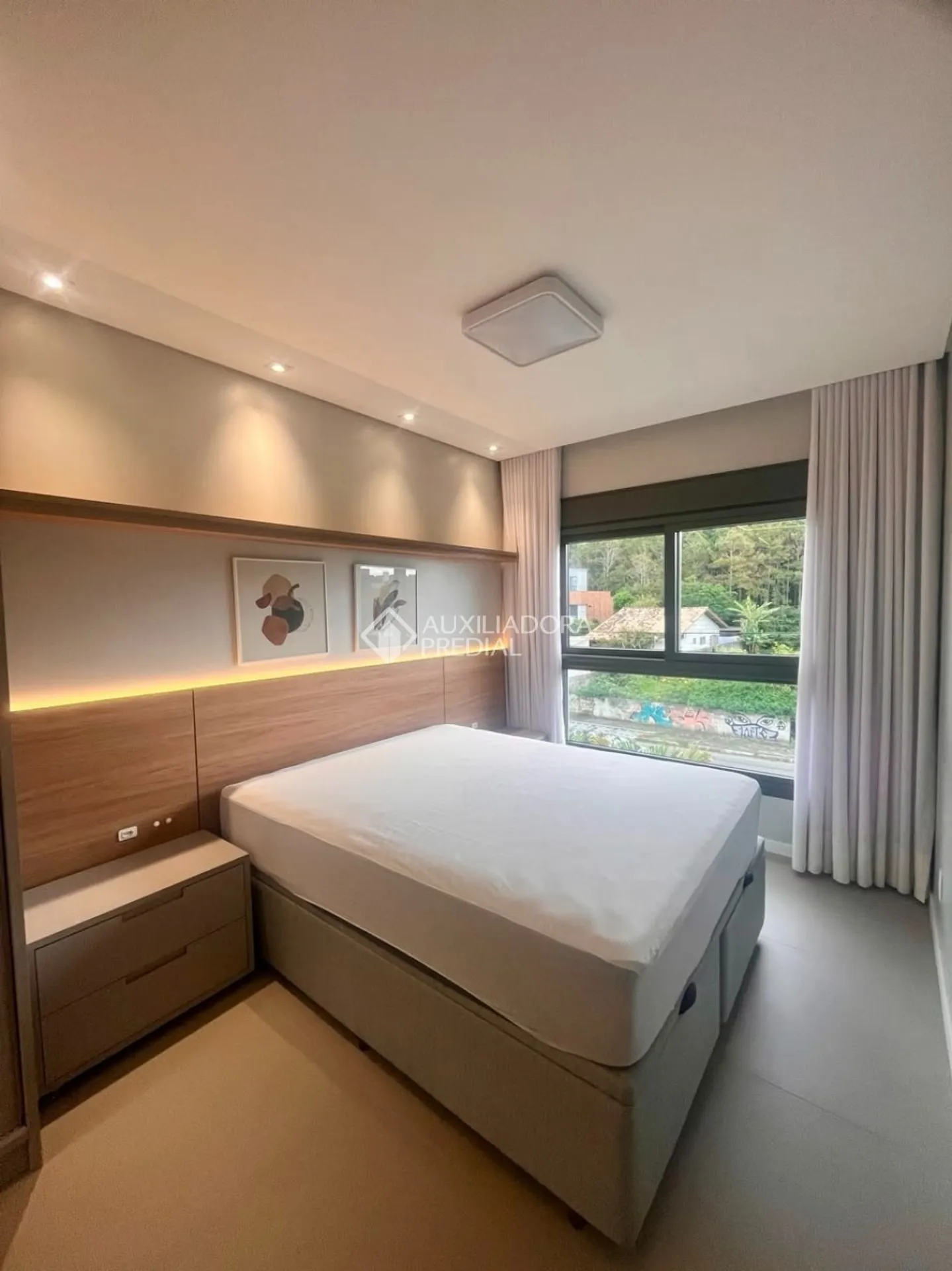 Furnished 92 m² apartment with balcony and 2 parking spots — photo 6