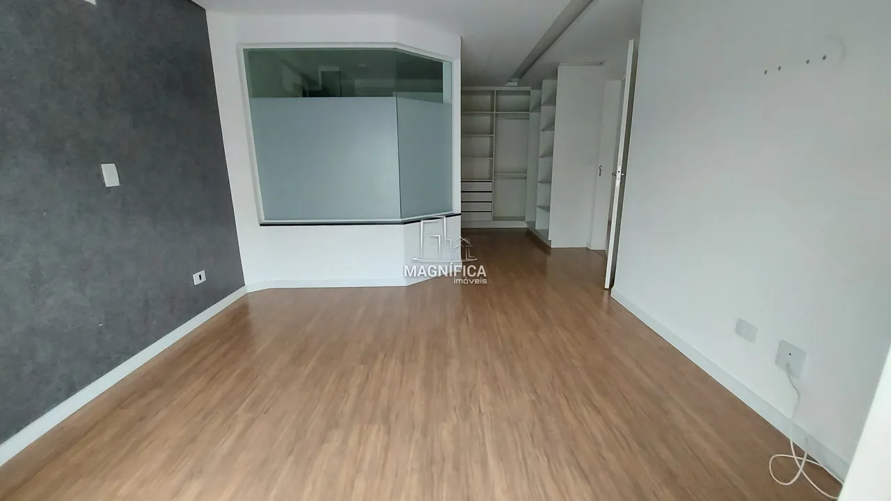 Unfurnished house with 5 bedrooms and 6 bathrooms — photo 9