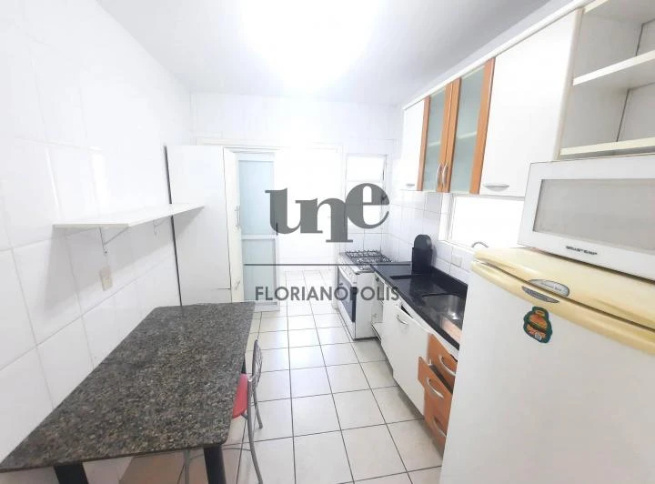 Furnished 3-bedroom apartment with balcony, 97 m²