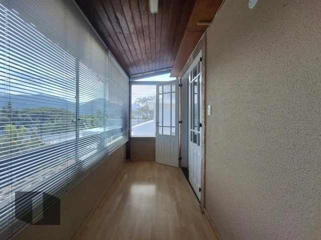 Condominium house with 4 bedrooms and 3 bathrooms — photo 36