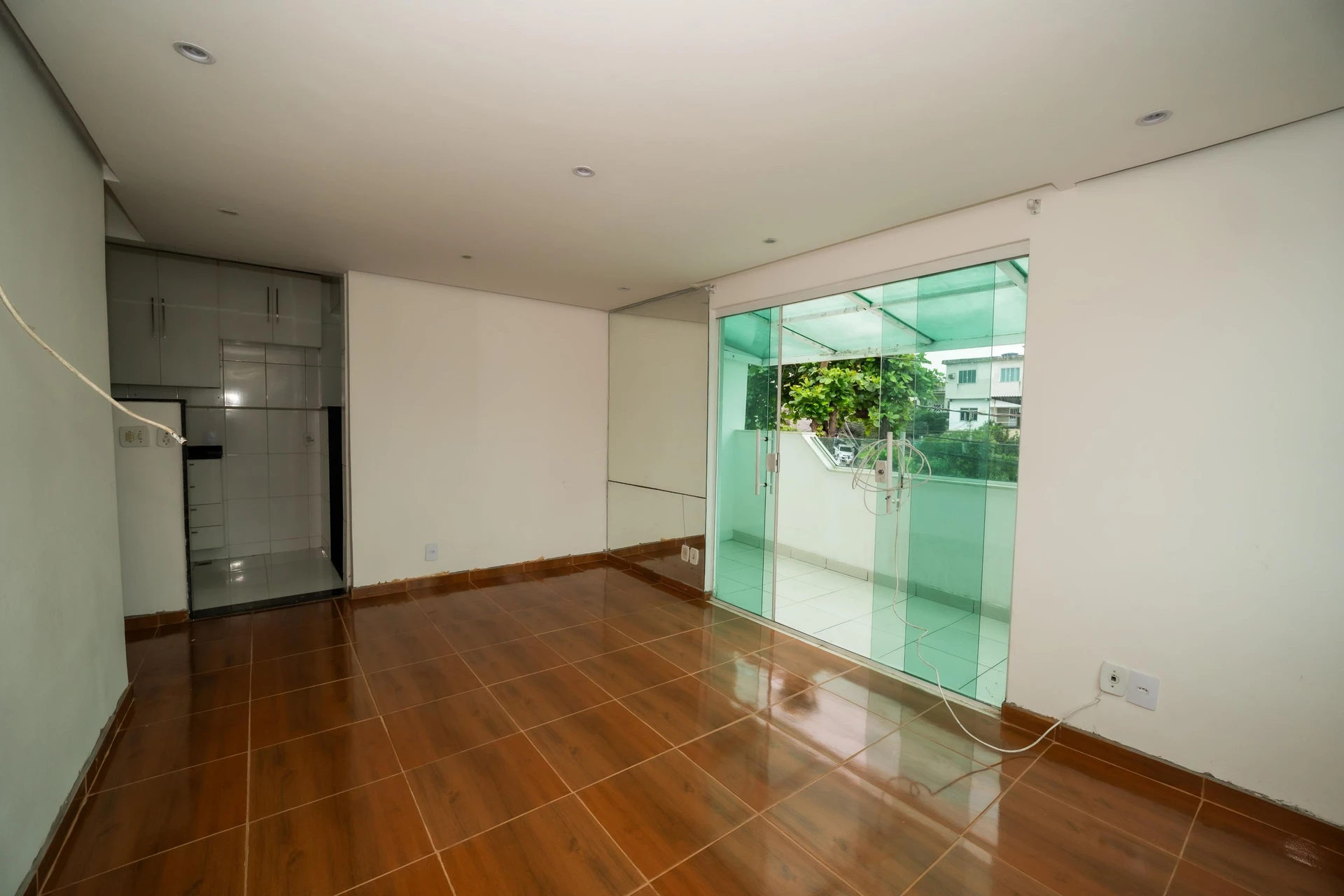 House, 70 m², with a glass-enclosed balcony — photo 35