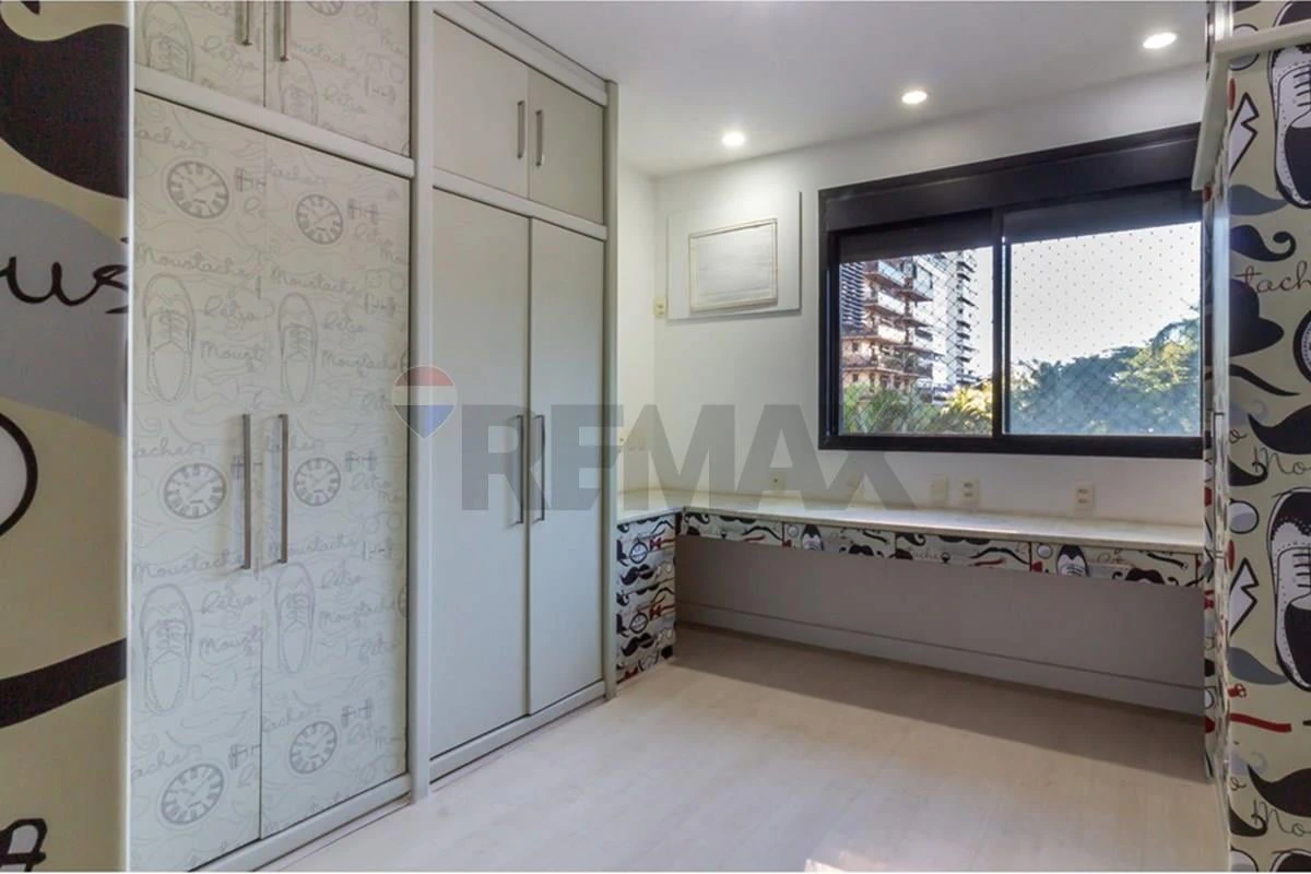 217 m² apartment with 4 bedrooms and balcony BBQ — photo 14