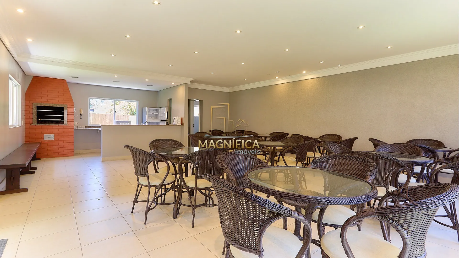 House with 4 bedrooms and 3 en-suite suites, 4 parking spaces — photo 71