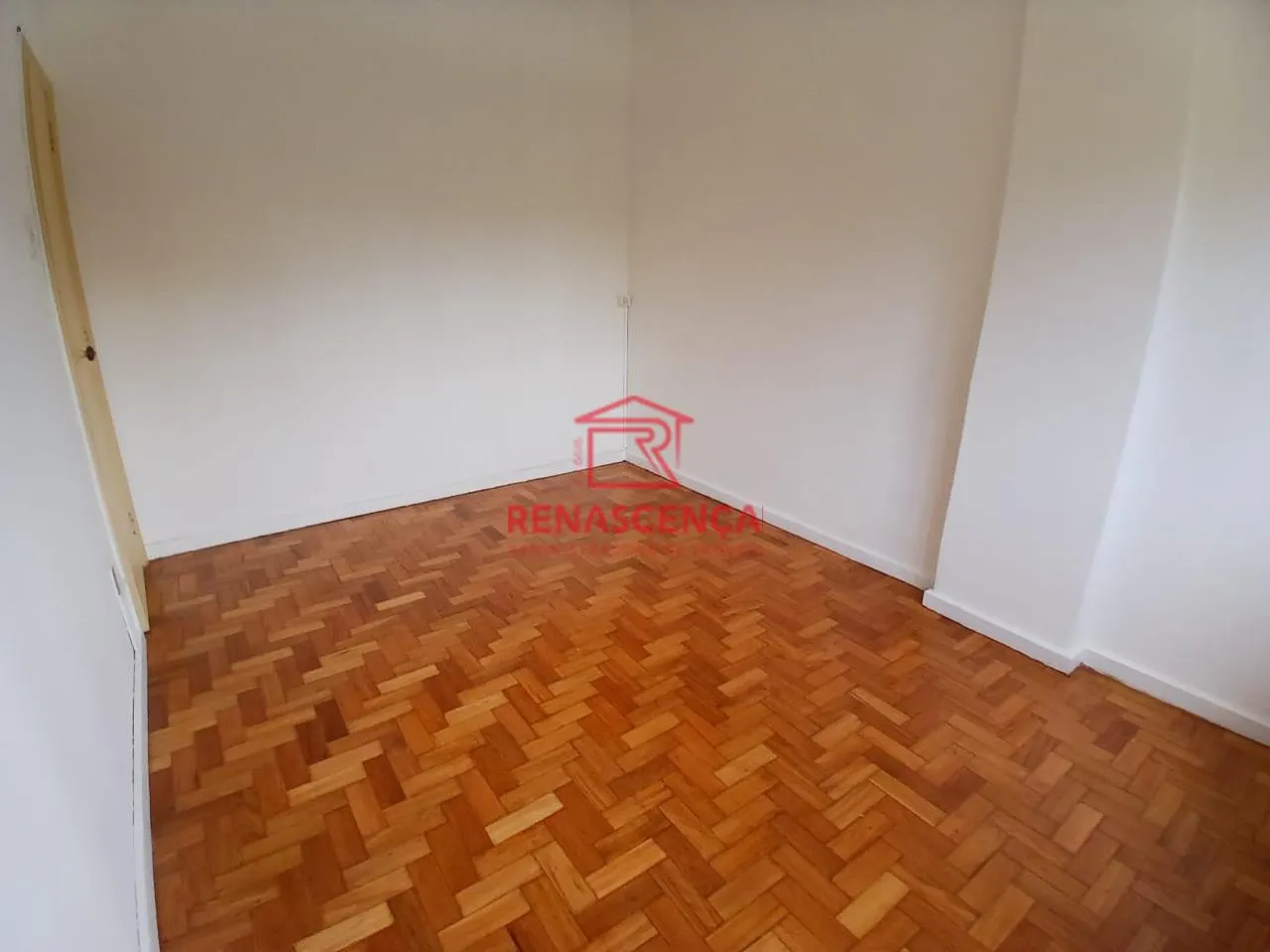 Apartment on the 3rd floor with wood or laminate floors — photo 18