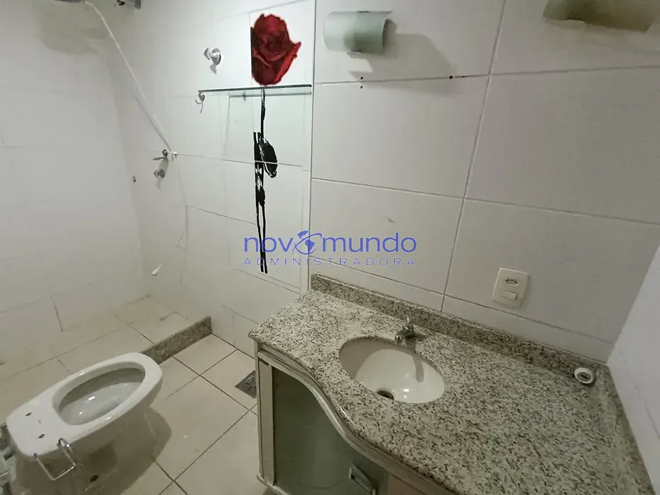 Wood or laminate floors in a 3-bedroom apartment, 198 m² — photo 15