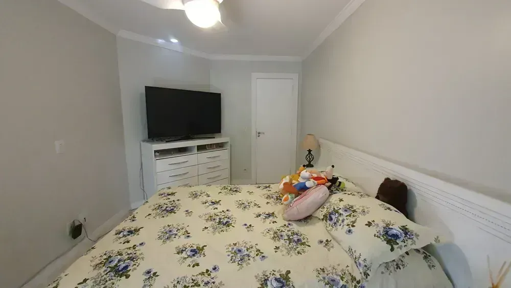 650 m² house with 6 en-suite bedrooms and 4 parking spots — photo 18