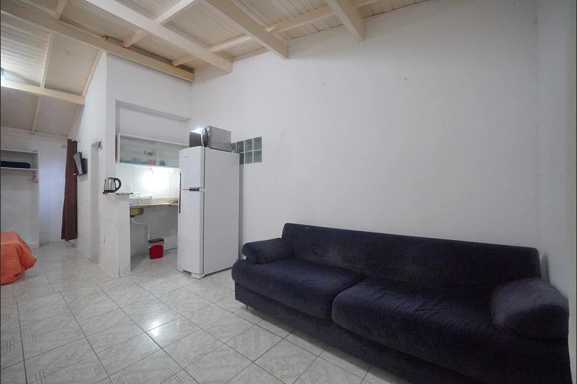 Furnished studio with 1 bedroom, 1 bathroom and balcony — photo 8
