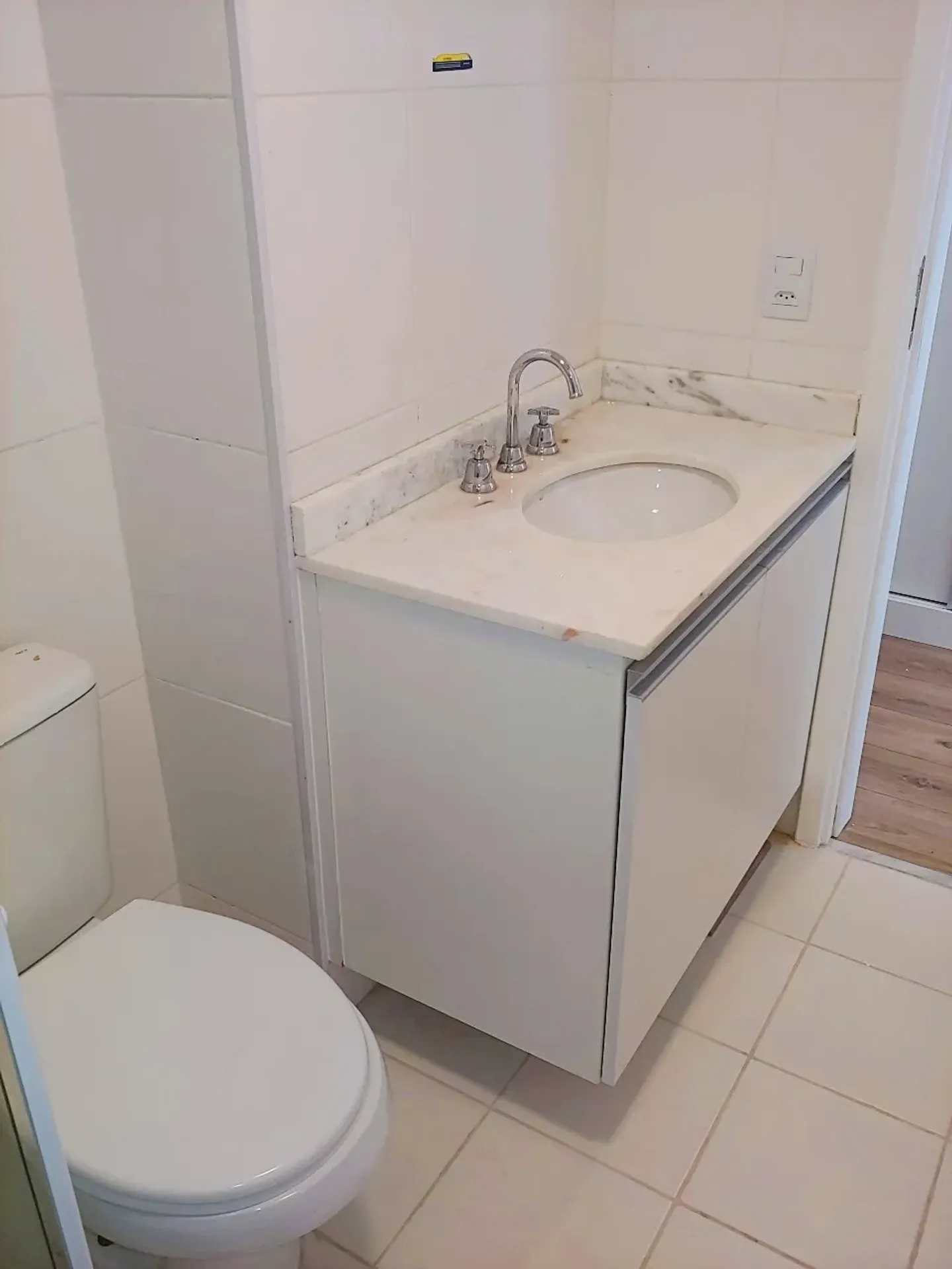 Apartment with 3 bedrooms, balcony and 2 parking spots — photo 33