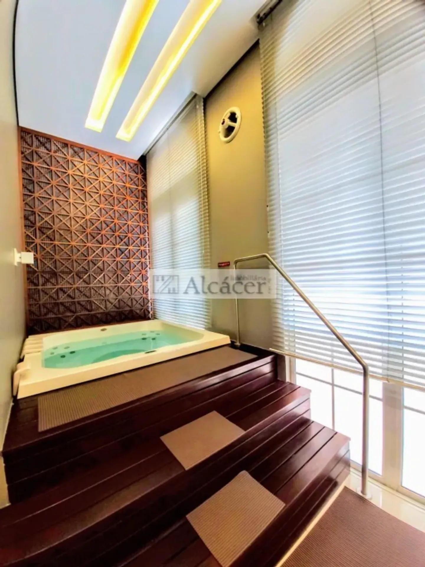 2-bedroom apartment in a building with a sauna — photo 22