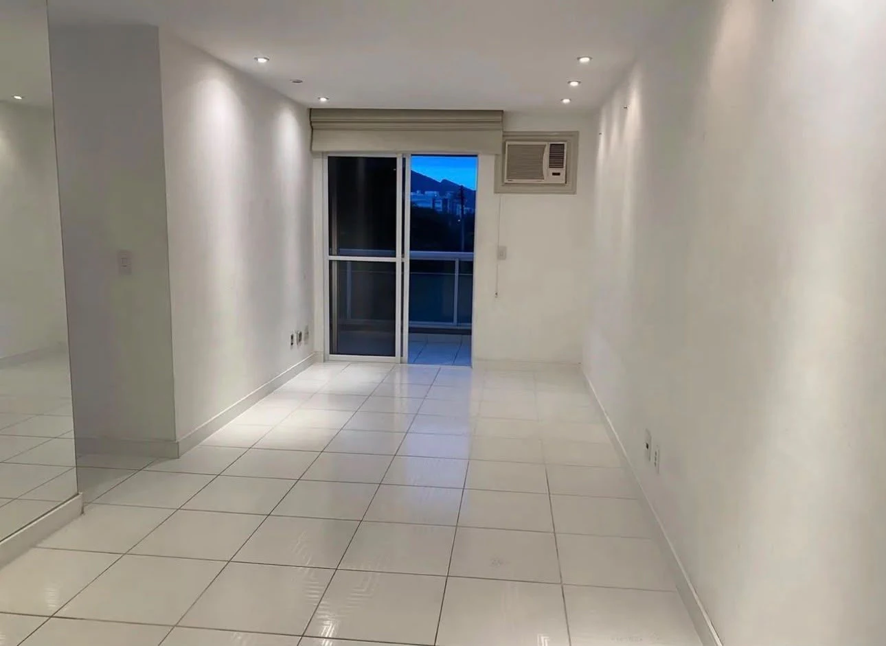 Furnished apartment, 80 m², with a glass-enclosed balcony — photo 17