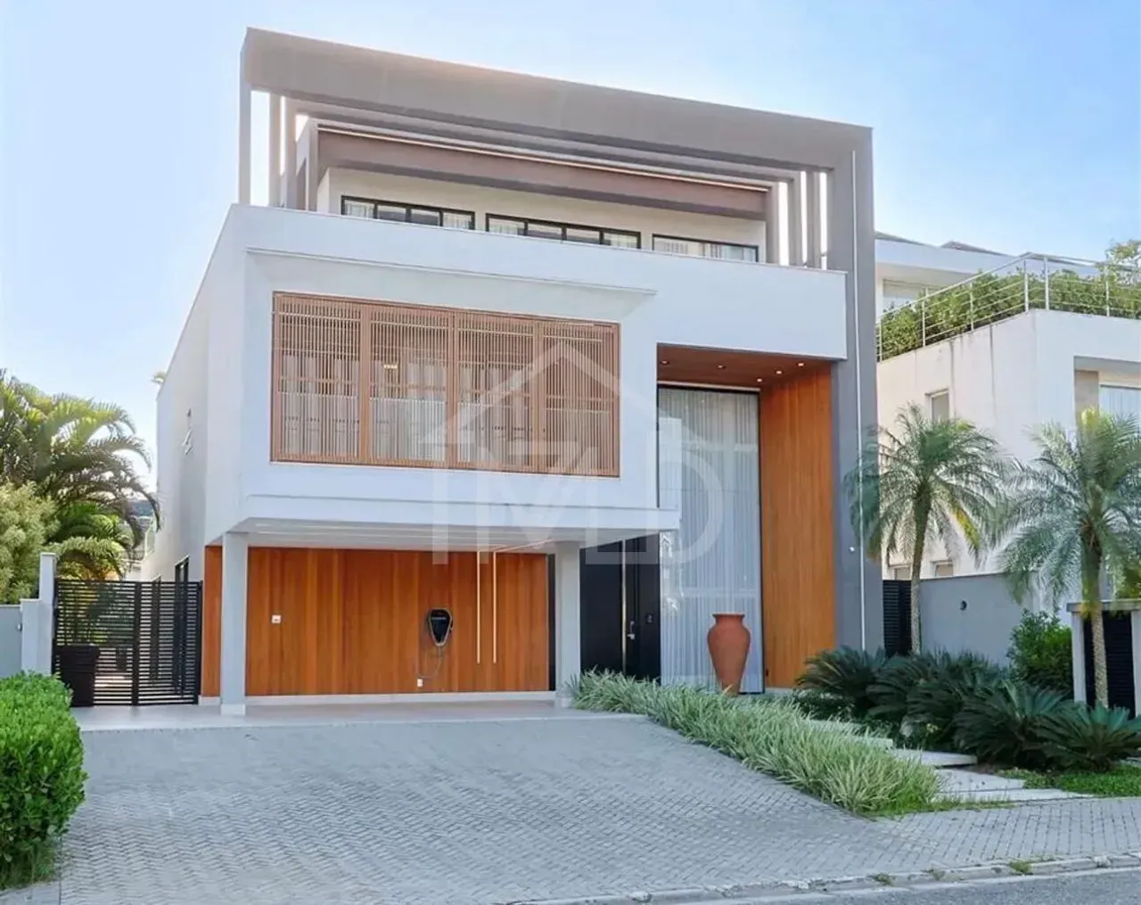 House with 5 bedrooms and 5 bathrooms, 850 m² — photo 4