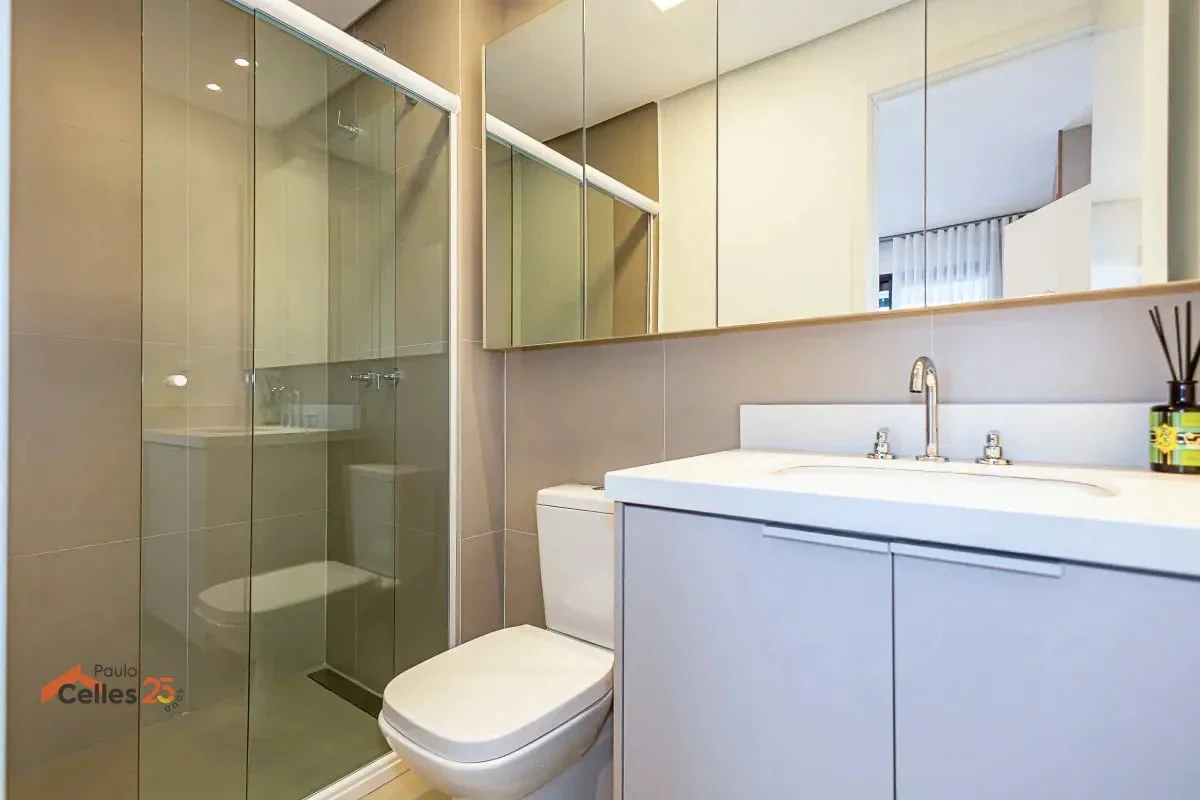 Засклений балкон та 2 спальні: квартира 47 м² — photo 12