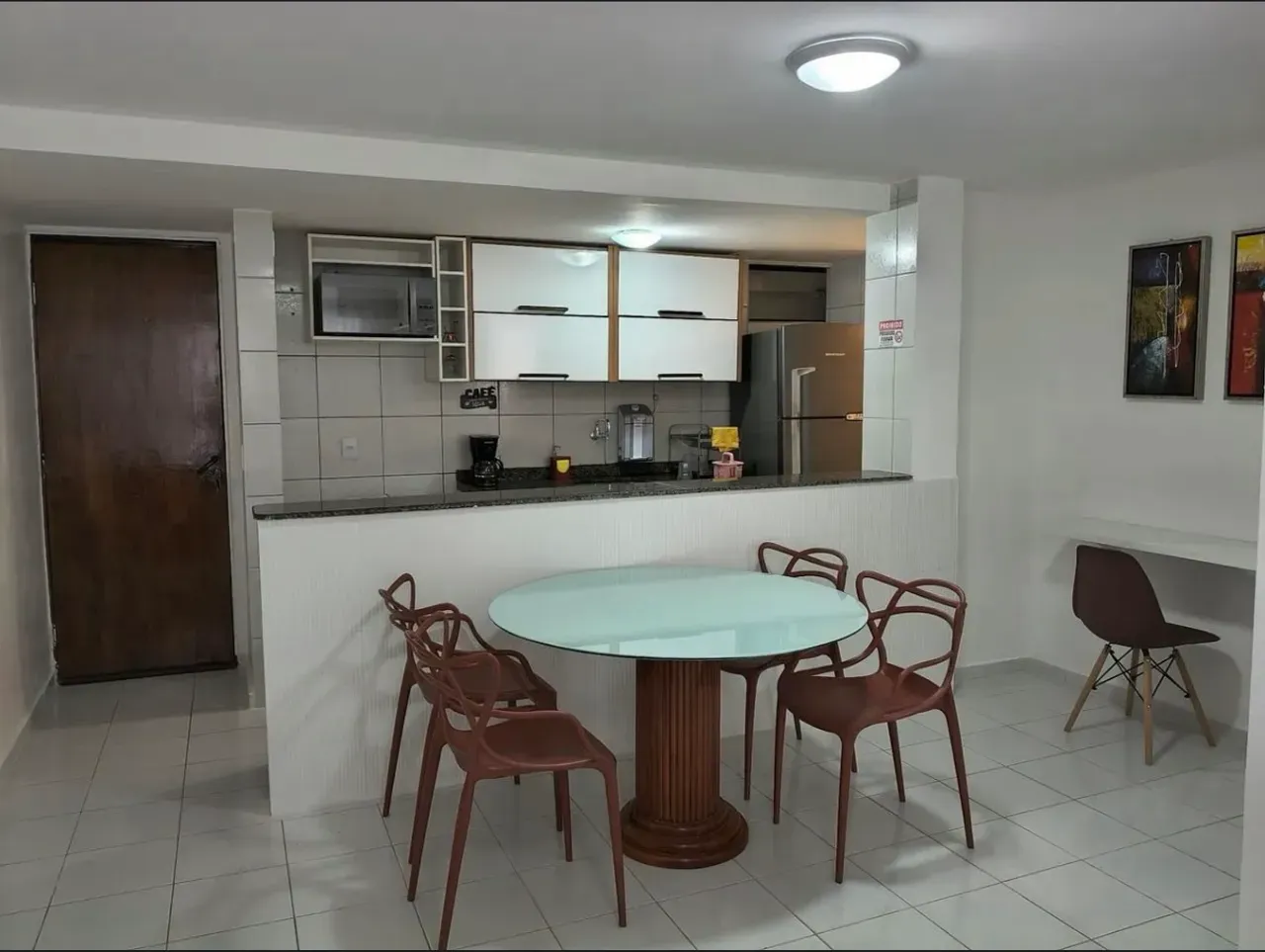 One-bedroom apartment with a washing machine — photo 2