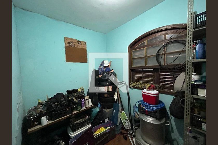 Furnished 3-bedroom house with desk workspace — photo 41