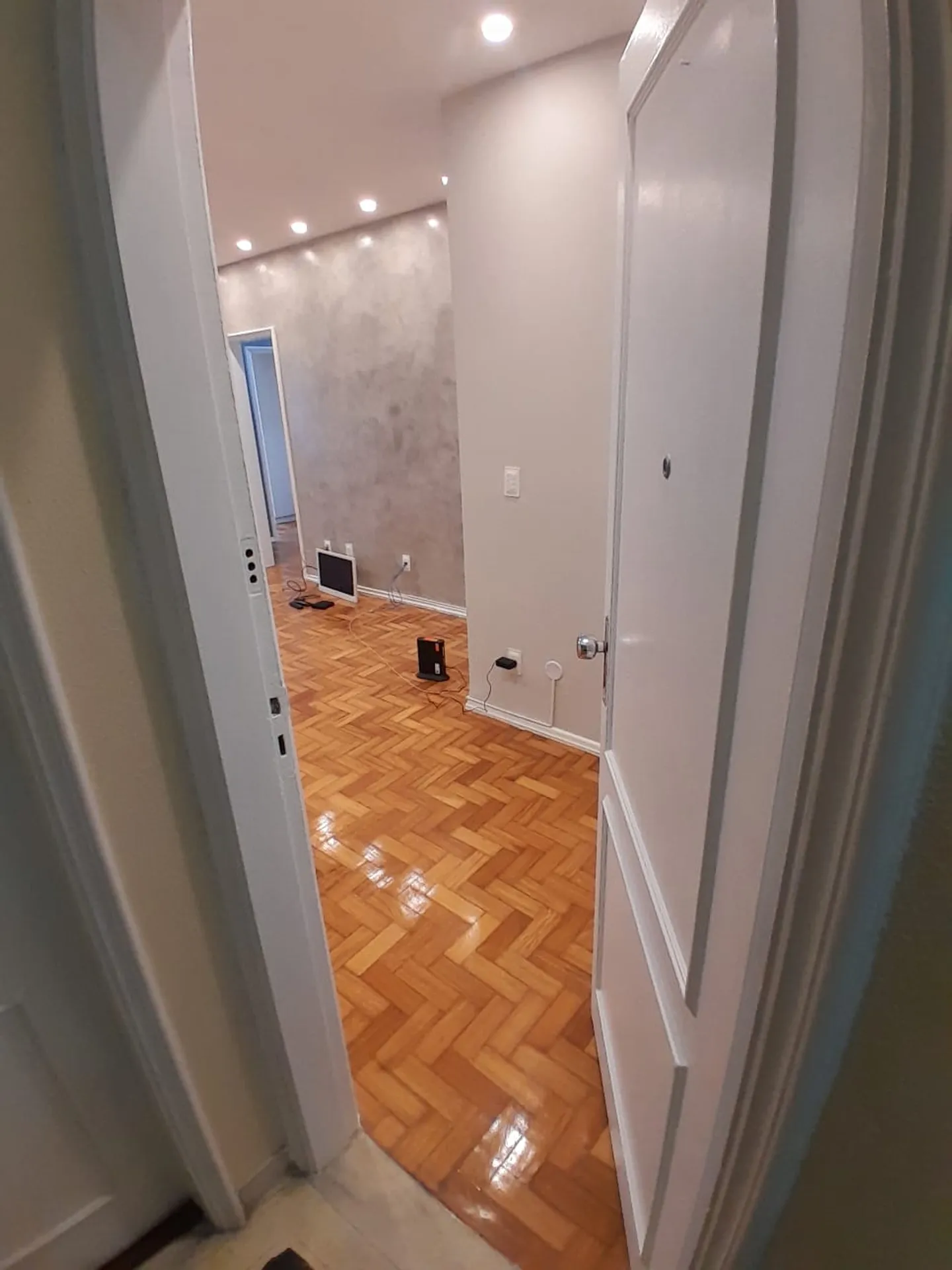 Departamento de 3 dormitorios con piso de madera o laminado — photo 25