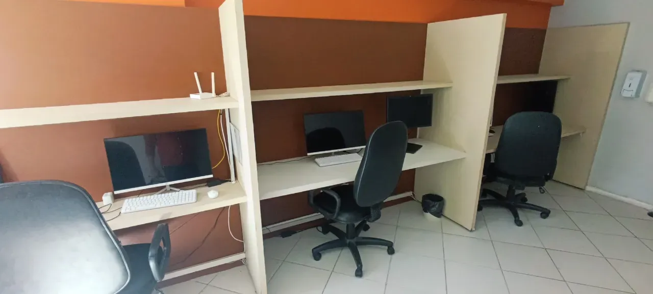 Furnished 1-bedroom apartment with open-plan kitchen — photo 28