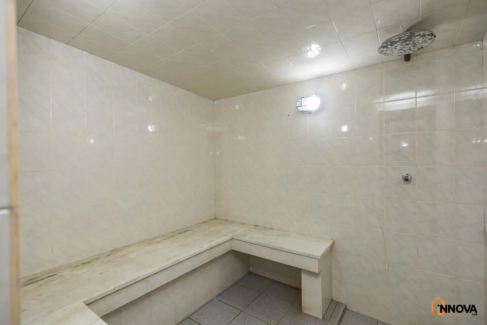 House with 5 bedrooms, 10 bathrooms, 5 parking spaces — photo 33