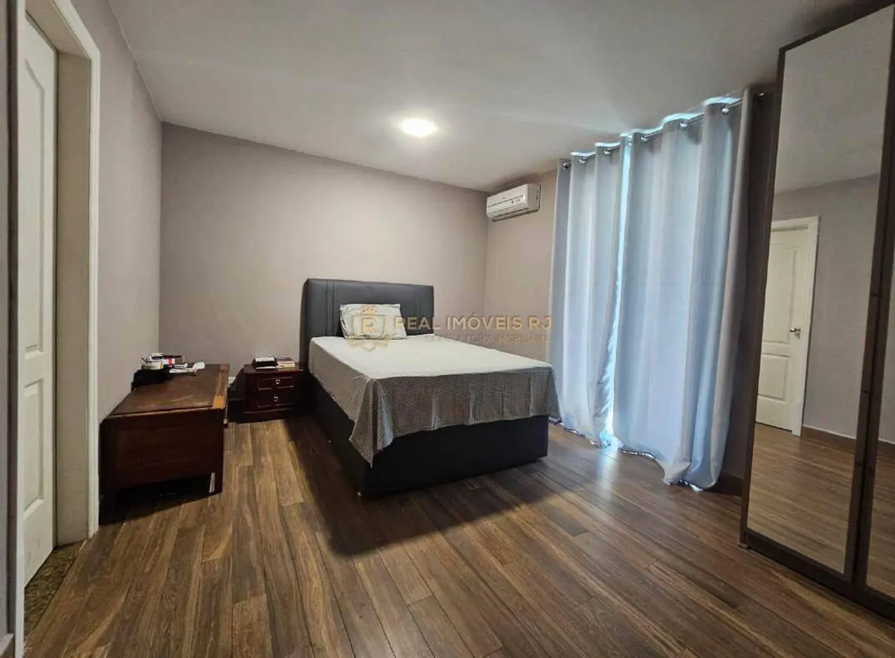 Furnished 600 m² house with 4 bedrooms and 5 bathrooms — photo 20