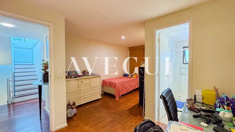 Apartment with a closed kitchen and 4 bedrooms — photo 13