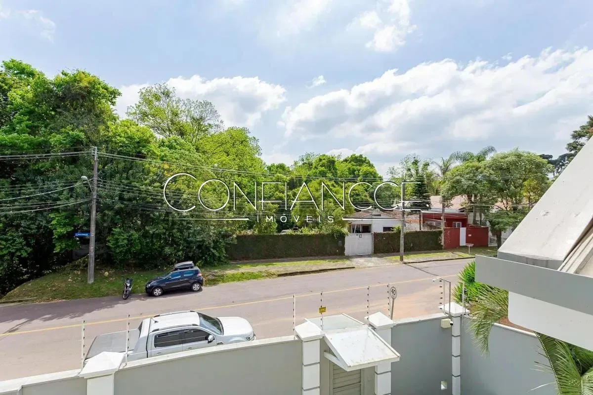 House with 4 en-suite bedrooms and 6 parking spaces — photo 36