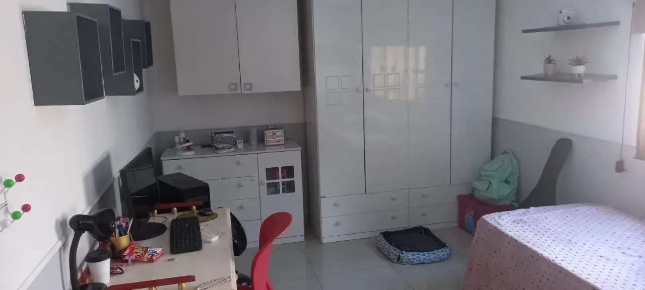 3-bedroom house with a separate kitchen and gas stove — photo 9