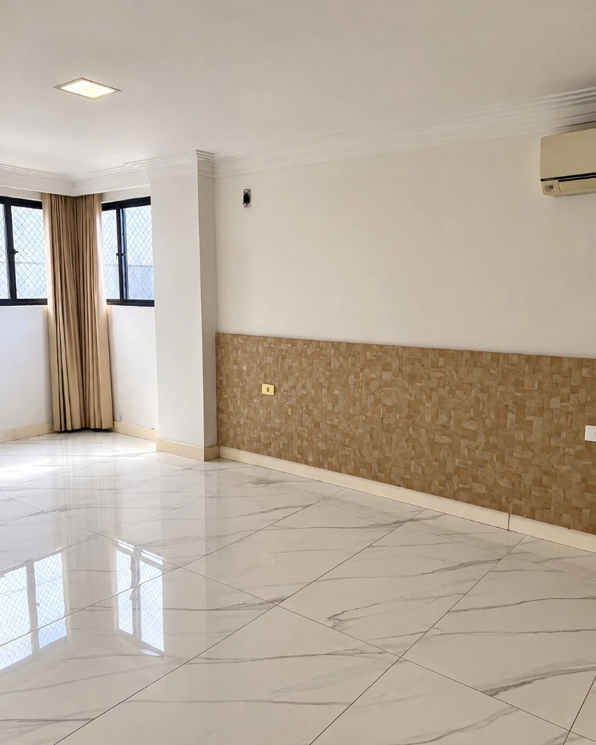 4-bedroom apartment in a building with a pool — photo 10