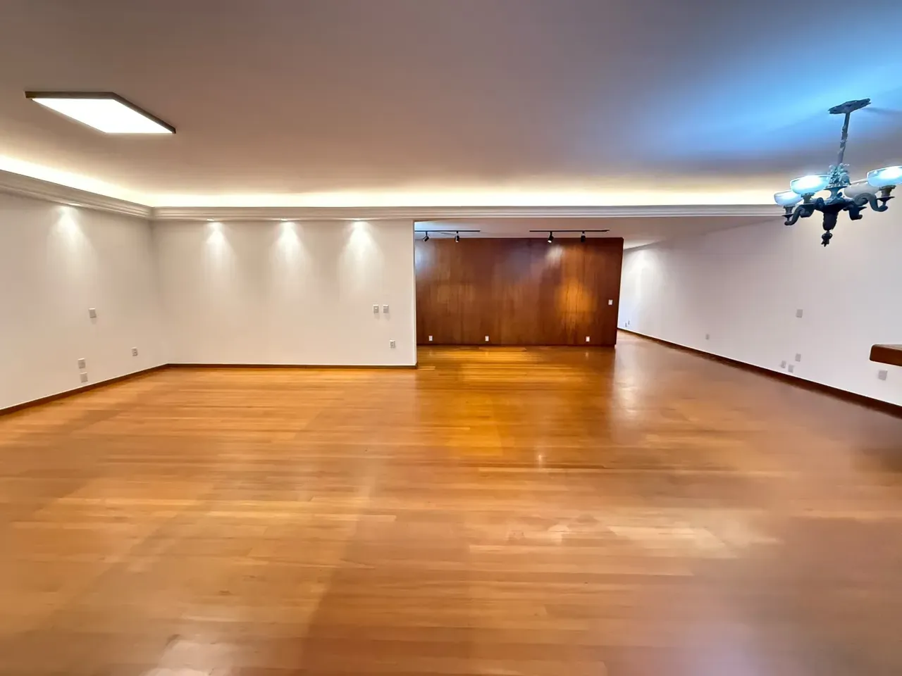 3-bedroom apartment with a water view in Rio de Janeiro — photo 10