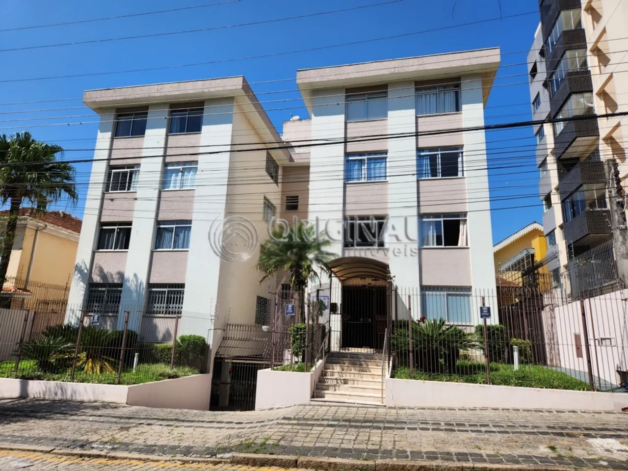 3-bedroom apartment with en-suite and 1 parking spot