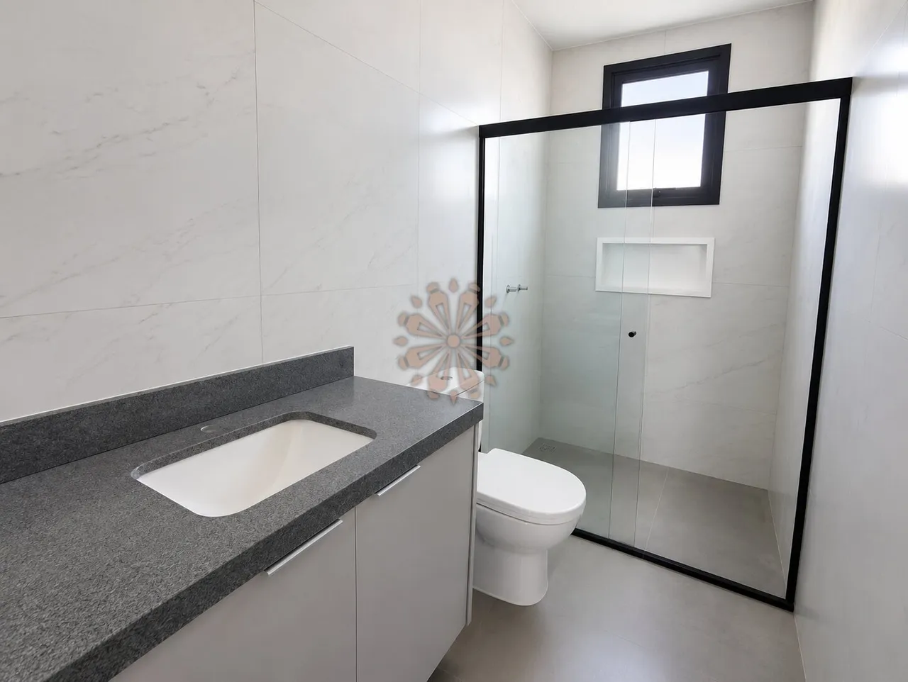 3-bedroom house with en-suites and an open kitchen — photo 18