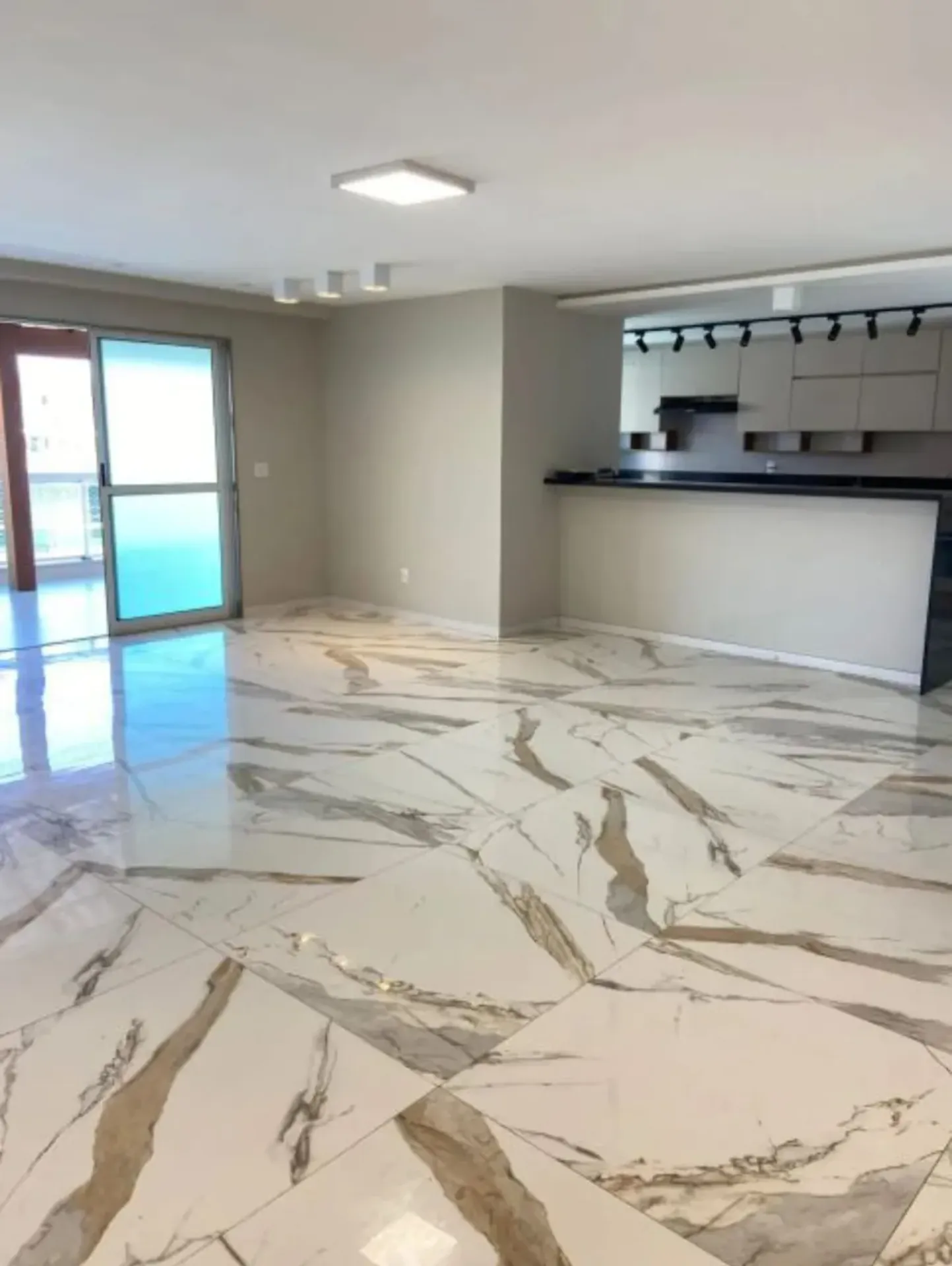 Duplex com 4 quartos, cozinha aberta a gás e 340 m² — photo 6