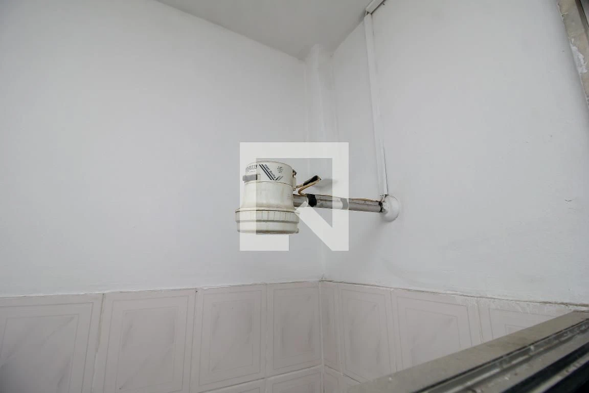 Studio com piso de madeira ou laminado, Saúde — photo 6