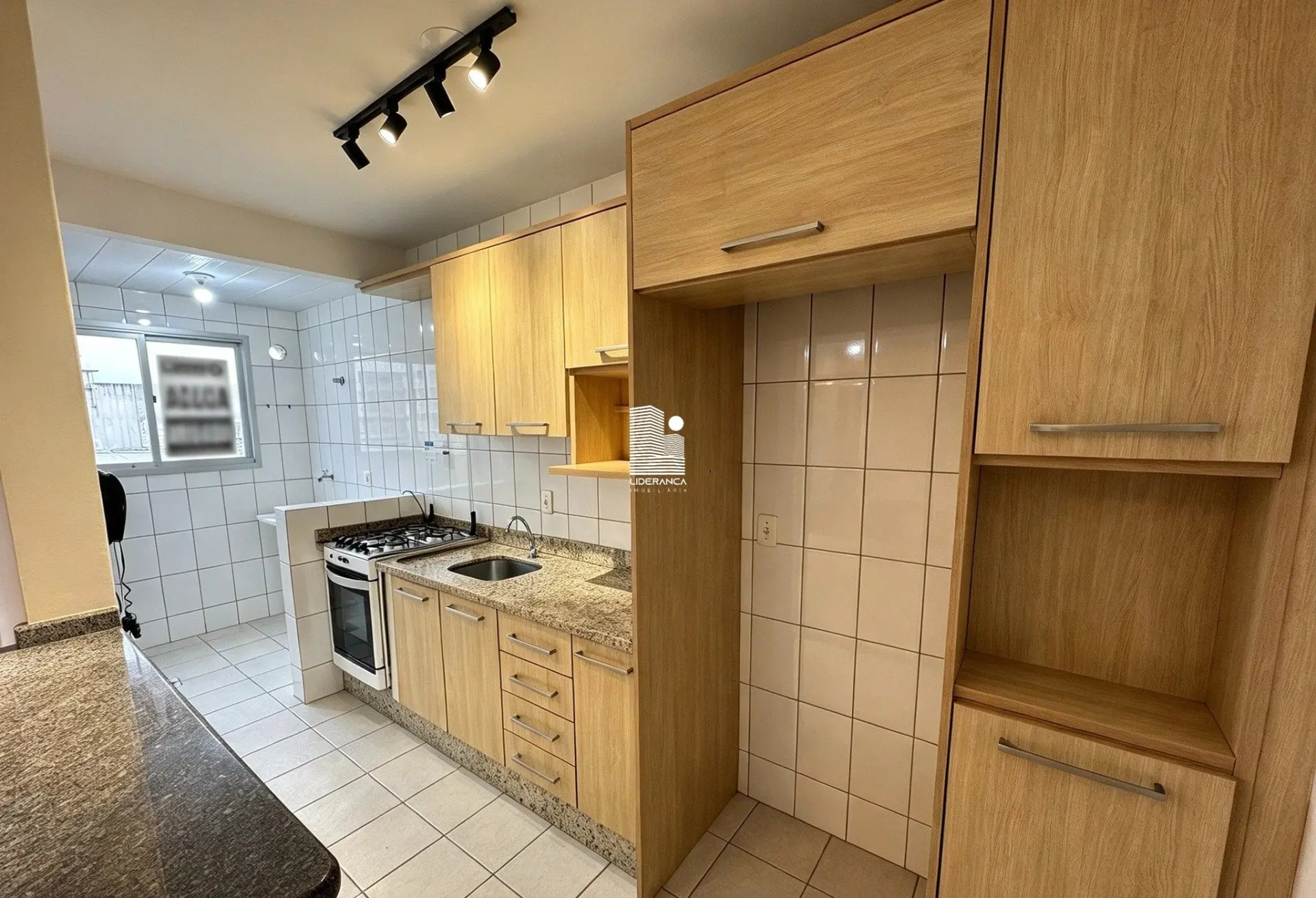 2-bedroom apartment with a mountain view in Florianópolis