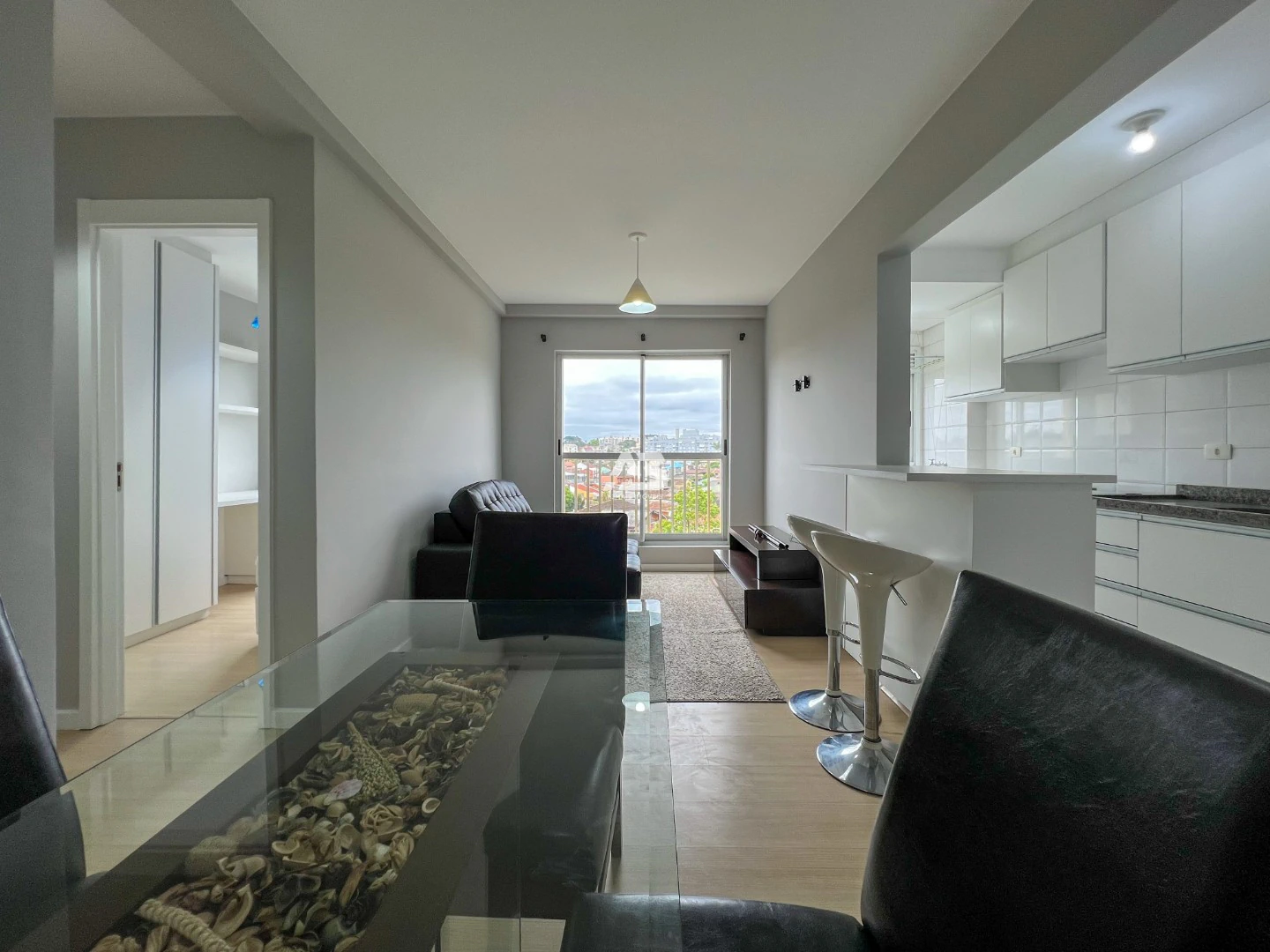 Furnished 2-bedroom apartment with open kitchen — photo 8