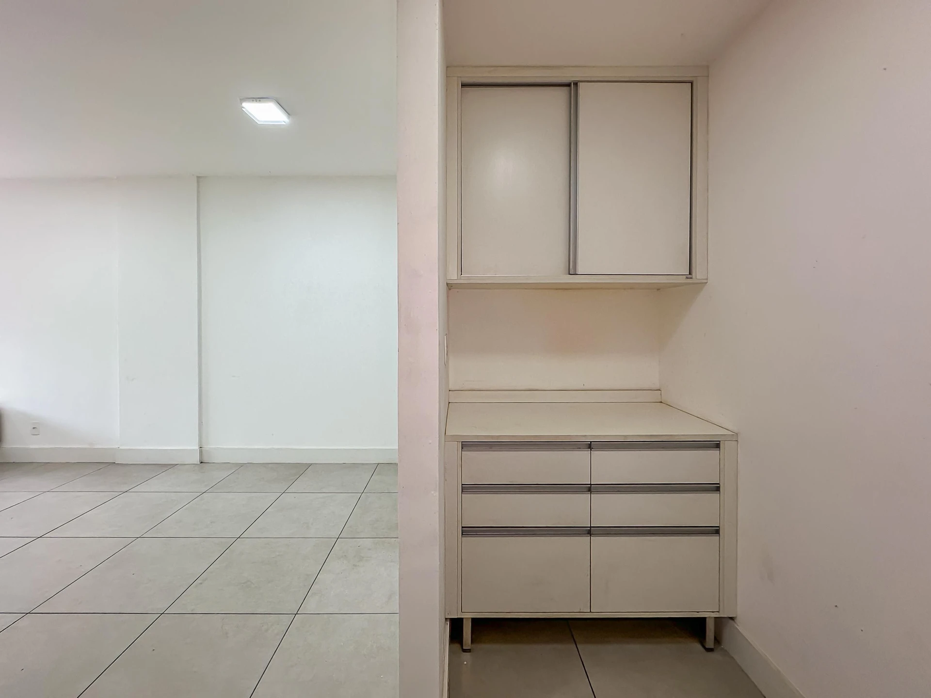 Furnished apartment, 42 m², with a glass-enclosed balcony — photo 41