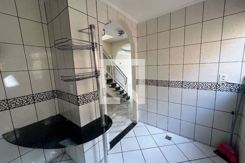 Квартира: 3 спальні, 122 м²