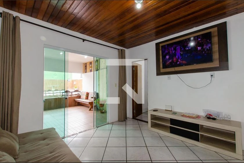 House with 5 bedrooms and parking for 5 cars — photo 9