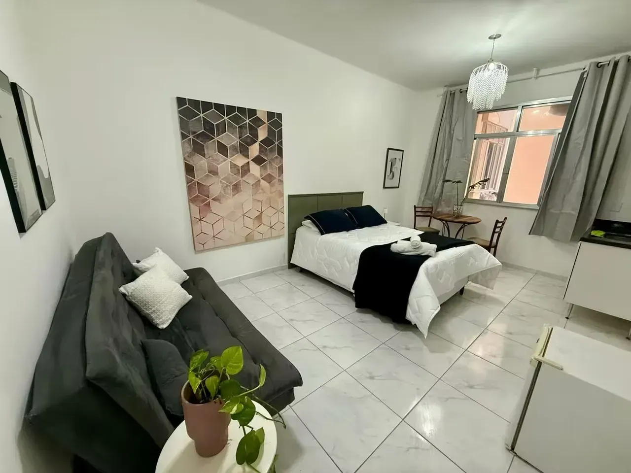 Furnished 1-bedroom apartment with tiled floors — photo 6
