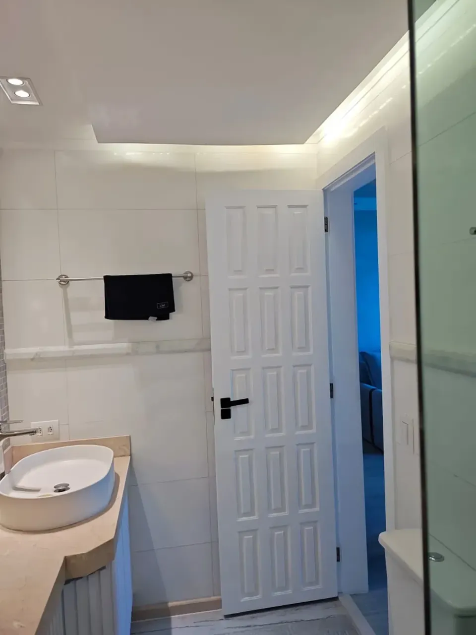 Furnished 1-bedroom apartment with 2 bathrooms — photo 12