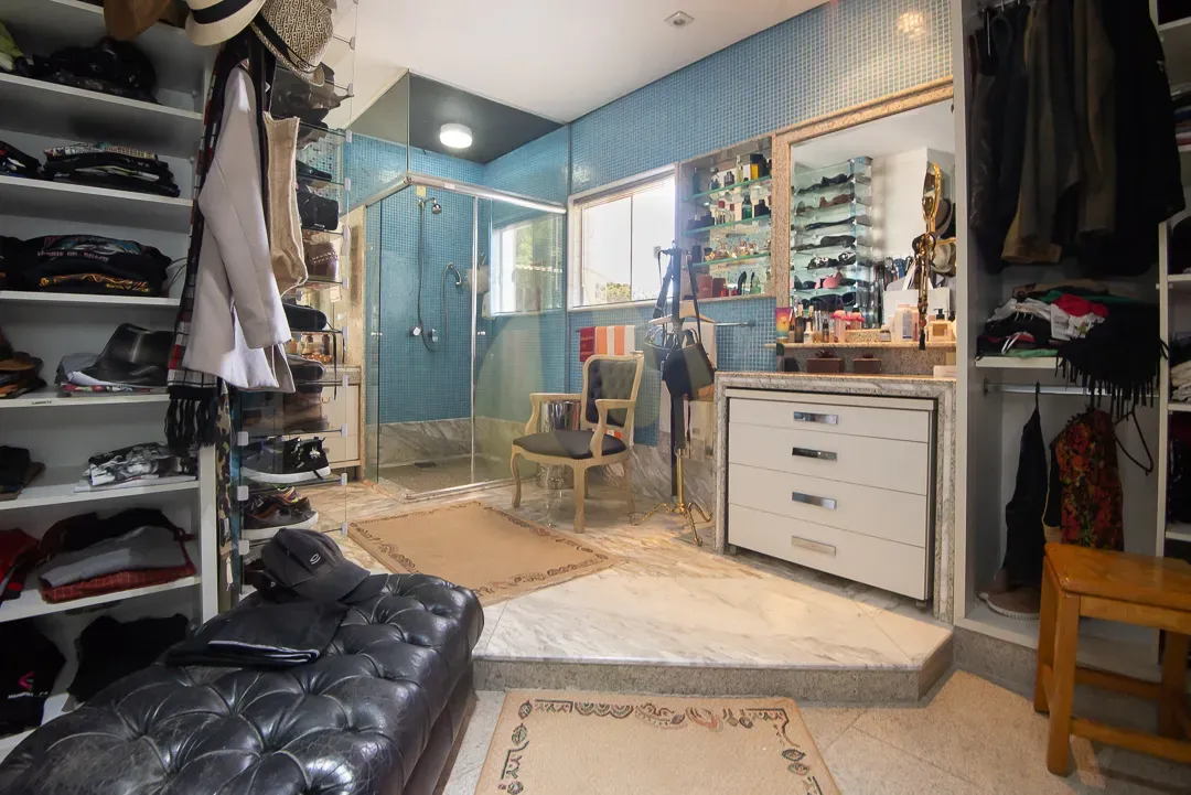 Furnished 860 m² house with 5 bedrooms and 10 bathrooms — photo 66