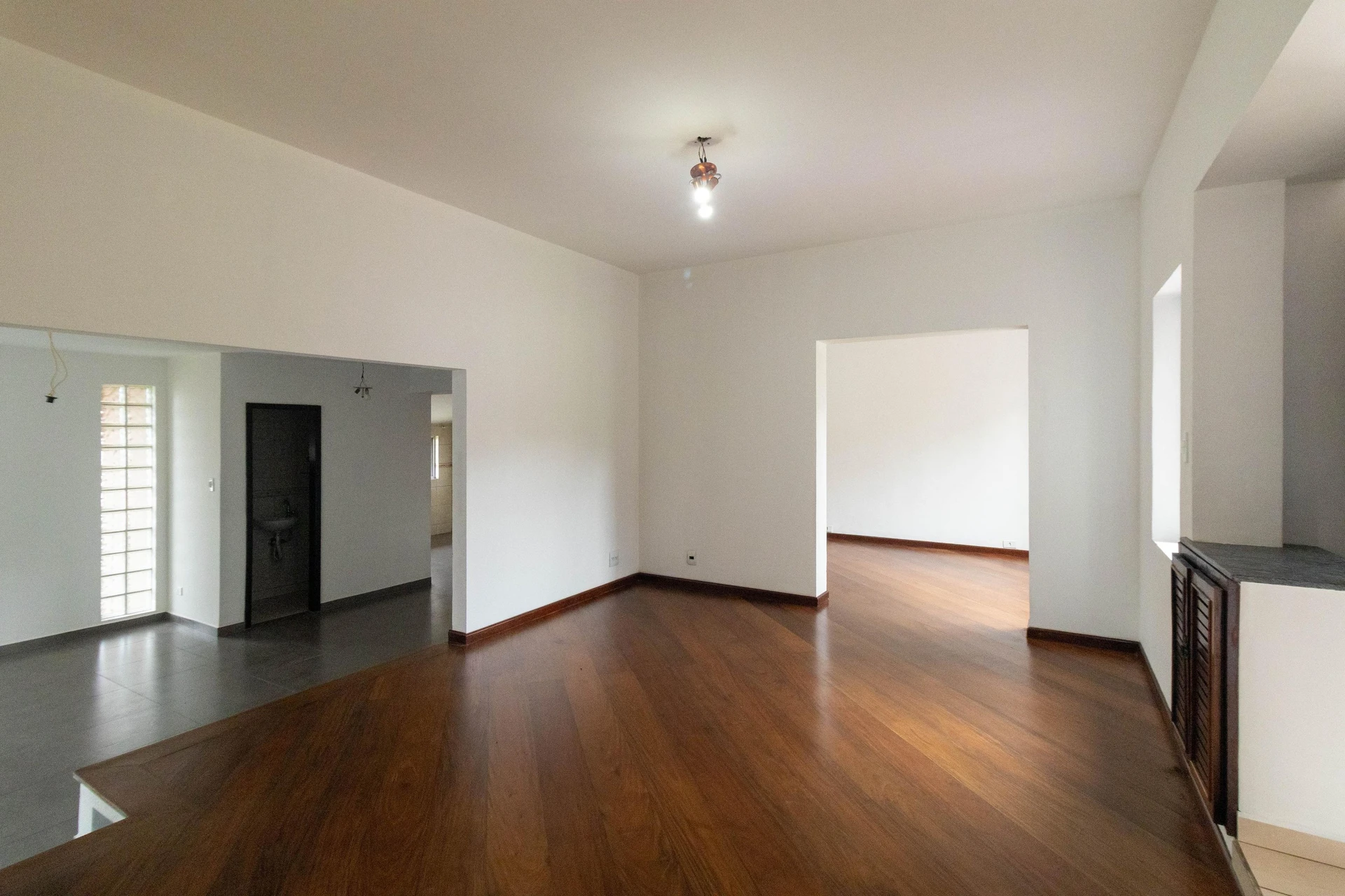 House, 195 m², with floor-to-ceiling windows — photo 41